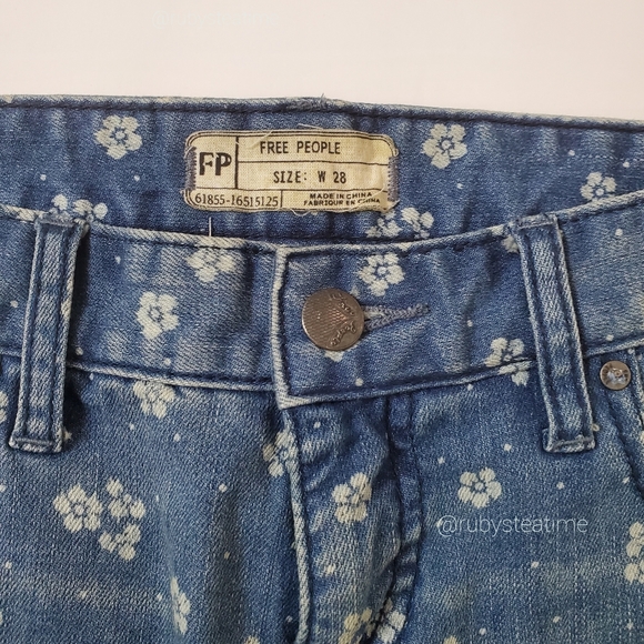 FREE PEOPLE Cute Small Ditsy Floral Print Ankle Crop Skinny Jeans, NEW WITH TAGS - Picture 6 of 8